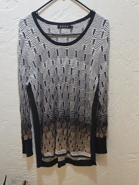 ZOZO Women's Ombre Crew Neck Sweater - Black, White & Tan